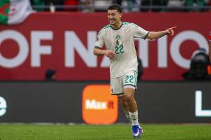 阿斯报：马竞持续关注中场小将马扎，勒沃库森要价不低于4500万欧 - 资讯配图