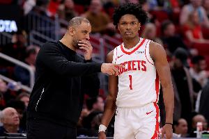 乌度卡谈阿门三分3中2：希望他能空切就空切 时间不多就自信出手 - 资讯配图