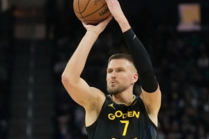 勇士生涯最佳一役！波尔津吉斯16中7 拿下20分4板2助2断1帽难救主 - 资讯配图