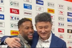 威姆斯：宏远太火了 都买不到票 杜锋：下次发信息给我 帮你拿票 - 资讯配图