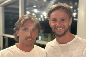 拉基蒂奇:莫德里奇身体状态还像个小伙子,至少能再踢两三个赛季 - 资讯配图