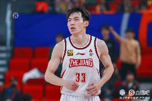 还好球队赢了!吴前运动战8投全铁 4罚3中拿到3分4篮板3助攻 - 资讯配图