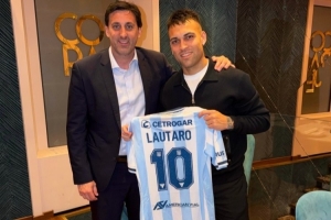 劳塔罗社媒晒与米利托合照：见到你很高兴！ - 资讯配图