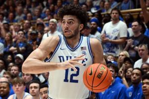 状元热门~布泽尔儿子太稳了!9次出手轰24+14+5 进分区锦标赛决赛 - 资讯配图