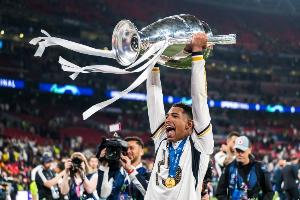 马卡:皇马《第15冠之心》纪录片将于周一首播,第二天迎战曼城 - 资讯配图