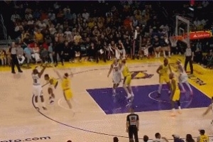 百步穿杨！小哈达威三分命中 帮助掘金末节反超比分 - 资讯配图