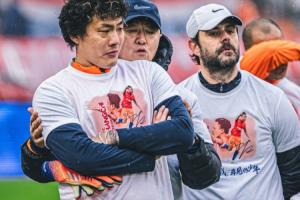 1314解体！张弛退役仪式，王大雷动容落泪 - 资讯配图