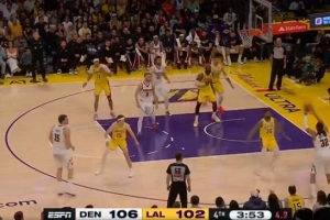 重炮手！阿隆·戈登底角不沉球三分再中 帮助掘金扩大领先 - 资讯配图