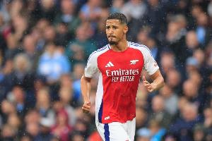 萨利巴:剩下7场联赛全胜我们就是冠军,一切要踢完才尘埃落定 - 资讯配图