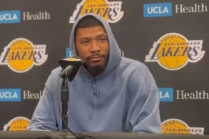 斯玛特：这是季后赛级别的对决 提前经历这种考验对我们很有帮助 - 资讯配图