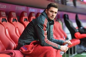 再伤就没门将了！乌尔赖希：我感觉大腿有些不适，希望没什么大碍 - 资讯配图