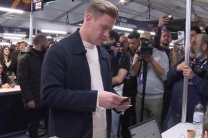 尴尬！特尔施特根抵达巴萨主席投票现场，结果发现自己没有投票权 - 资讯配图