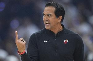 斯波：我们在防守端完全没有定下基调 不能让对手半场就砍下70分 - 资讯配图