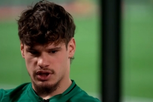 凯尔凯兹：被萨拉赫的奖杯柜震惊到了，这激励我更加努力 - 资讯配图