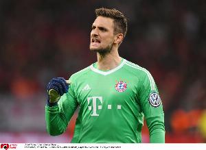 踢球者：乌尔赖希将伤缺约6周，拜仁甚至可能被迫启用16岁门将 - 资讯配图