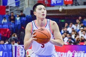 解说：胡明轩的伤还没好透 广东现在面临的困难太大了 - 资讯配图