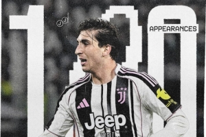 米雷蒂百场!尤文晒海报:祝贺米雷蒂代表尤文图斯出战100场比赛 - 资讯配图