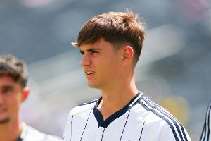 阿瓜多：无法描述西甲首秀的感觉，会把这件球衣挂在卧室装裱起来 - 资讯配图