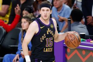 湖人官方晒里夫斯末节故意罚丢扳平:球商有1千万那么高! - 资讯配图