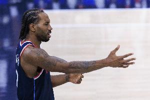 老是你！德罗赞今日两次把小卡打回更衣室 第二次后者直接退赛了 - 资讯配图