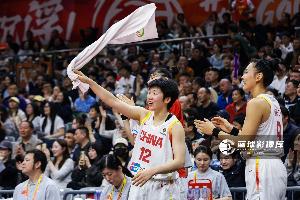 就差投篮了!陈玉婕半场4中0没有得分&拿2板2助1断 正负值+9 - 资讯配图