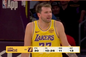 卢卡绝杀掘金:湖人有季后赛氛围了? - 资讯配图