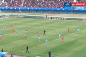 错失良机!姆布拉半单刀角度稍正被门将扑出 - 资讯配图