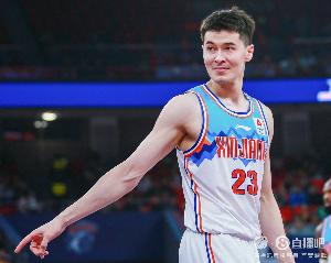 太稳了！阿不都沙拉木半场5中5超高效拿下10分5板1助 - 资讯配图