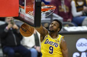 湖人官宣：从发展联盟召回布朗尼、蒂耶罗和科比·巴夫金 - 资讯配图