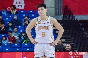 复出就是尽力局！张宁替补7中5砍16分 两度进压哨球&末节3+1续命 - 资讯配图