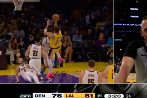 也值！东契奇被吹进攻犯规 湖人挑战成功改判进球有效还要加罚 - 资讯配图