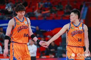 京媒：上海是本赛季冠军的有力争夺者 常规赛的容错空间越来越小 - 资讯配图