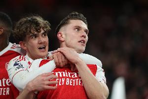 还是个孩子！记者：道曼父母至今还会用禁足处罚他的不当行为 - 资讯配图