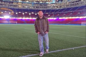 置身事外！每体：巴萨主席候选人给梅西发几十条信息，他都没回复 - 资讯配图