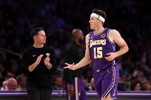 雷迪克：我觉得常规时间末段和加时赛 里夫斯的防守都堪称现象级 - 资讯配图