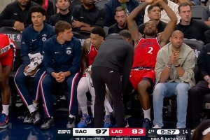 伤不起啊！伦纳德防守时又被撞到&一瘸一拐 已确定退赛！ - 资讯配图