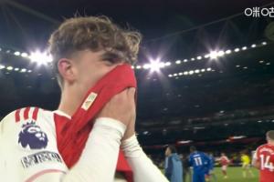 怼着拍！16岁道曼英超首球创历史，摄影师追着道曼拍摄持续数十秒 - 资讯配图