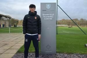 有望闯荡英伦足坛！张家鸣在塞尔维亚达5次出场 就可获英国劳工证 - 资讯配图