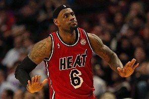 各队连场20+第一都是谁？SGA领衔现役9人 077在列 老詹两度上榜 - 资讯配图