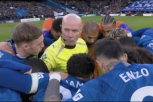 赛前惹到了？罗塞尼尔炮轰主裁因球员赛前将其围住，所以不给点球 - 资讯配图