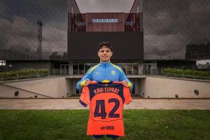 埃斯帕特：在诺坎普首发简直不可思议，我会努力把握每一次机会 - 资讯配图