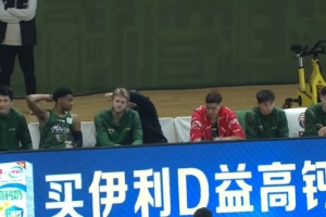 还真不让上了!开局1分钟郭昊文&赵柏清冲突 随后双双被DNP! - 资讯配图