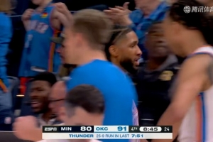 行云流水！雷霆连续展现团队配合打出一波25-9重新领先到两位数 - 资讯配图