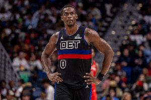 难阻失利！杜伦11中8拿到20分11板 罚球7中4 - 资讯配图