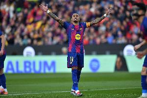 拉菲尼亚对阵塞维利亚上演帽子戏法，上一位做到的巴萨球员是梅西 - 资讯配图