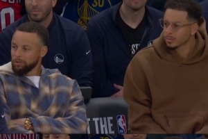 库里打趣:我和克莱是”水花兄弟“ 我和赛斯是“康复兄弟” - 资讯配图