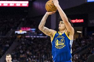 低配版巴特勒？桑托斯12中7砍下20分7板7助2断 也出现5失误 - 资讯配图