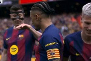 半场-巴萨暂3-1塞维 拉菲尼亚点射双响坎塞洛两造点奥尔莫破门 - 资讯配图