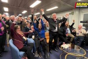 世体:民调结果公布后拉波尔塔团队欢呼雀跃,丰特则黯然神伤 - 资讯配图