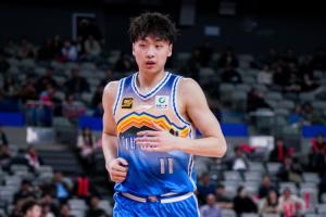 直播吧：齐麟跟腱损伤复发 预计还需要一些时间才能重返球场 - 资讯配图